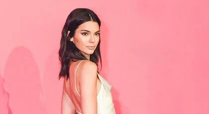 Kendall Jenner'ın Dünyaya Tanıttığı Renk; Baker-Miller Pembesi
