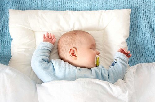 Bebeklerde Yastık Kullanımı Nasıl Olmalıdır?